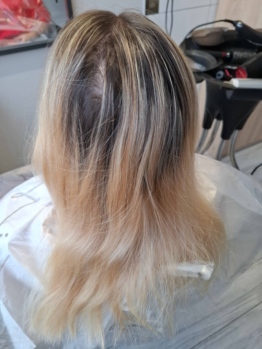 Włosy przed zmianą koloru w salonie IzaBella Łódź